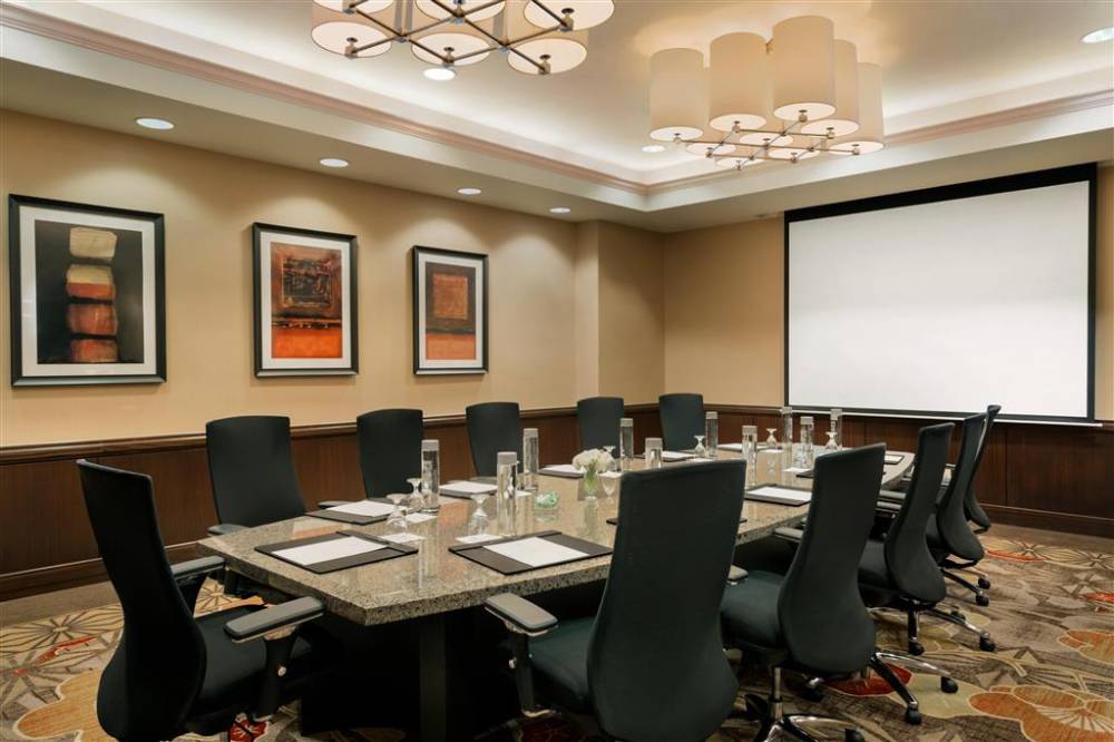 Embassy Suites By Hilton Los Angeles Glendale 2