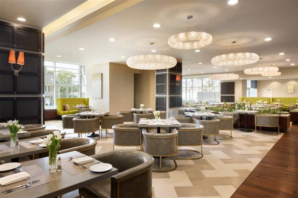 Embassy Suites By Hilton Los Angeles Glendale 4