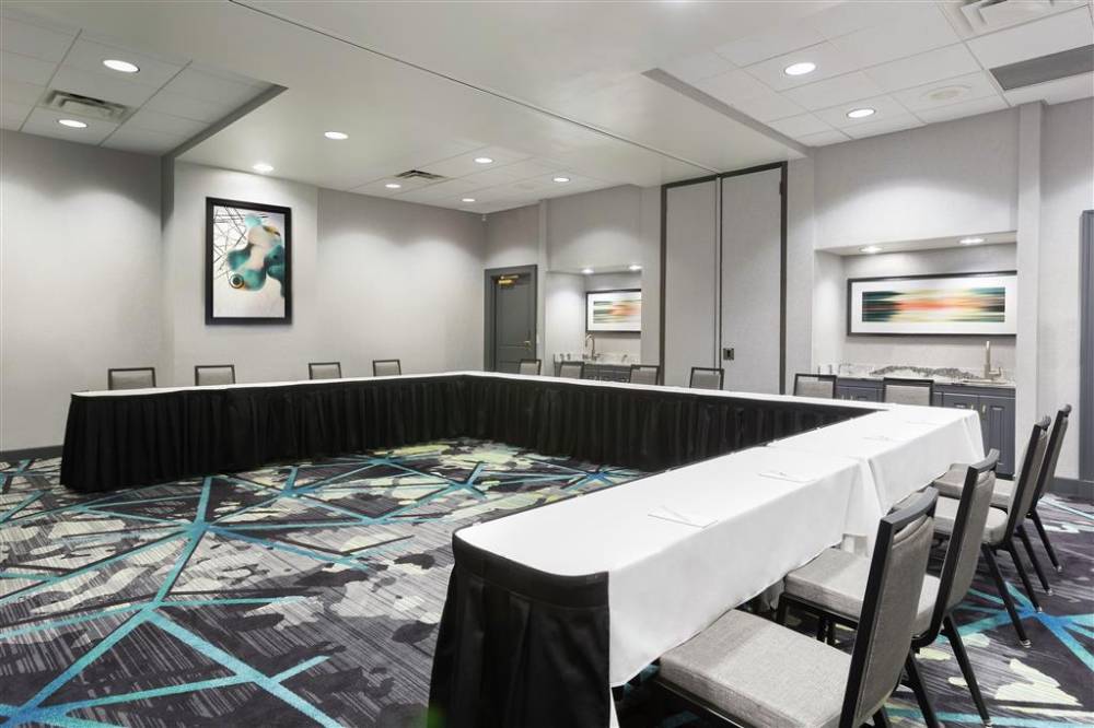 Embassy Suites By Hilton Orlando Airport 3
