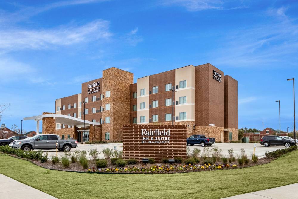 Fairfield Inn And Suites By Marriott Dallas Dfw Apt North-coppell Grapevine