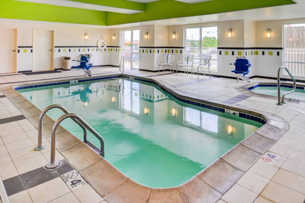 Fairfield Inn And Suites By Marriott Fort Wayne 10