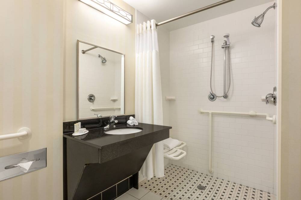 Fairfield Inn And Suites By Marriott Jacksonville West/chaffee Point 2