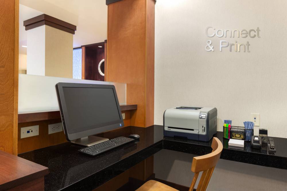 Fairfield Inn And Suites By Marriott Jacksonville West/chaffee Point 9
