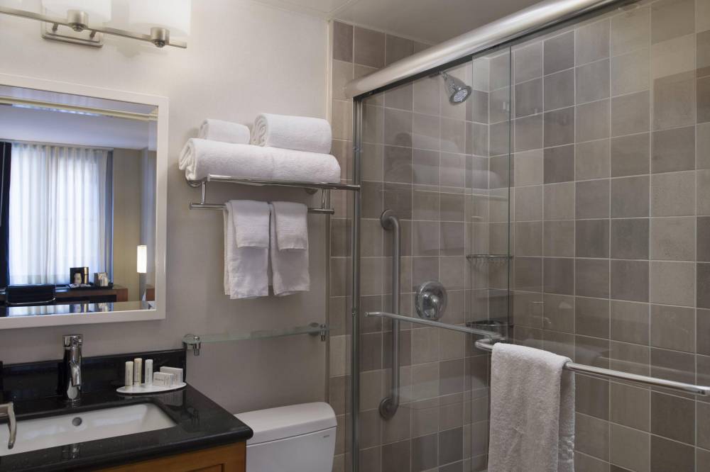 Guest Room – Bathroom