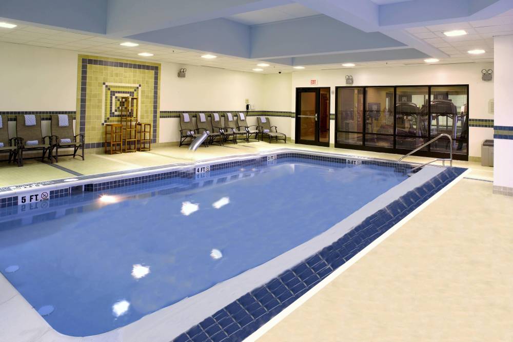 Fairfield Inn And Suites By Marriott Pittsburgh Neville Island 10