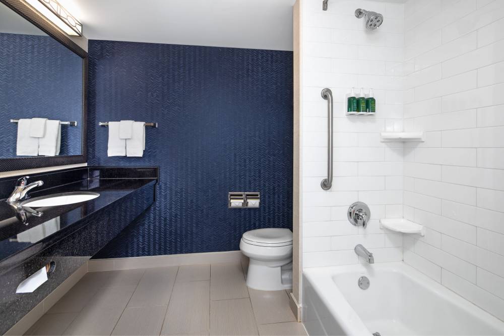 Fairfield Inn And Suites By Marriott Toronto Mississauga 1