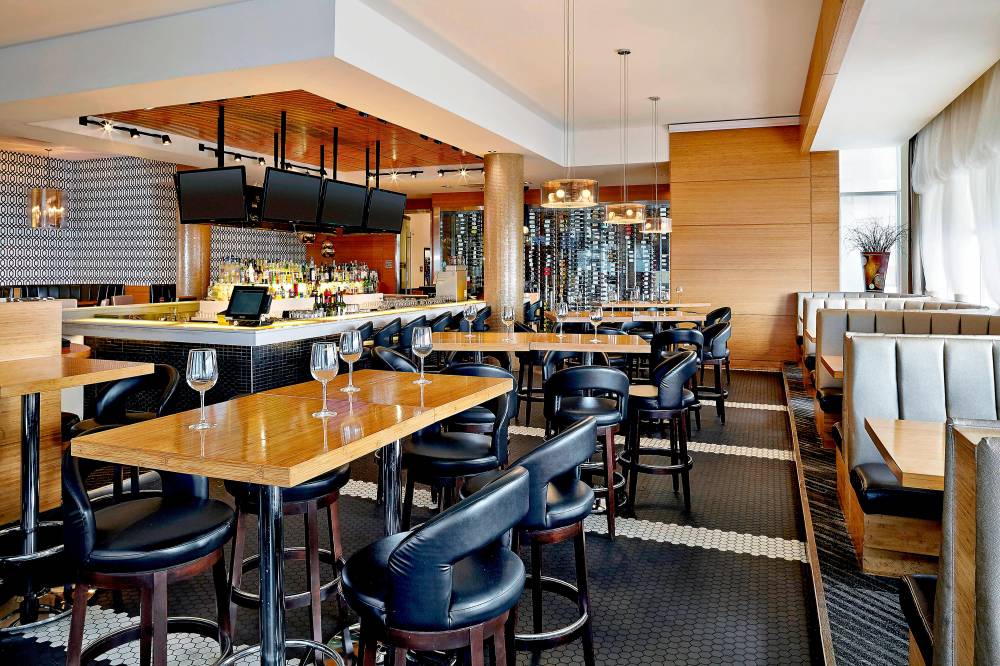 Four Points By Sheraton Calgary Airport 6