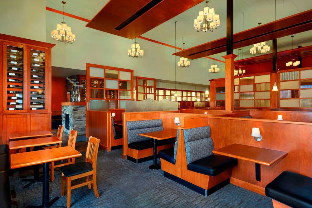 Four Points By Sheraton Edmonton Gateway 3