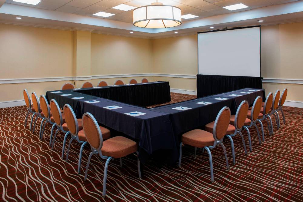 Four Points By Sheraton Suites Tampa Airport Westshore 10