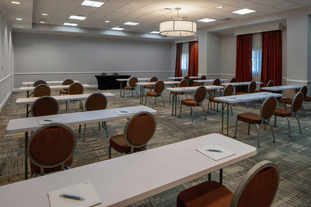 Four Points By Sheraton Suites Tampa Airport Westshore 5