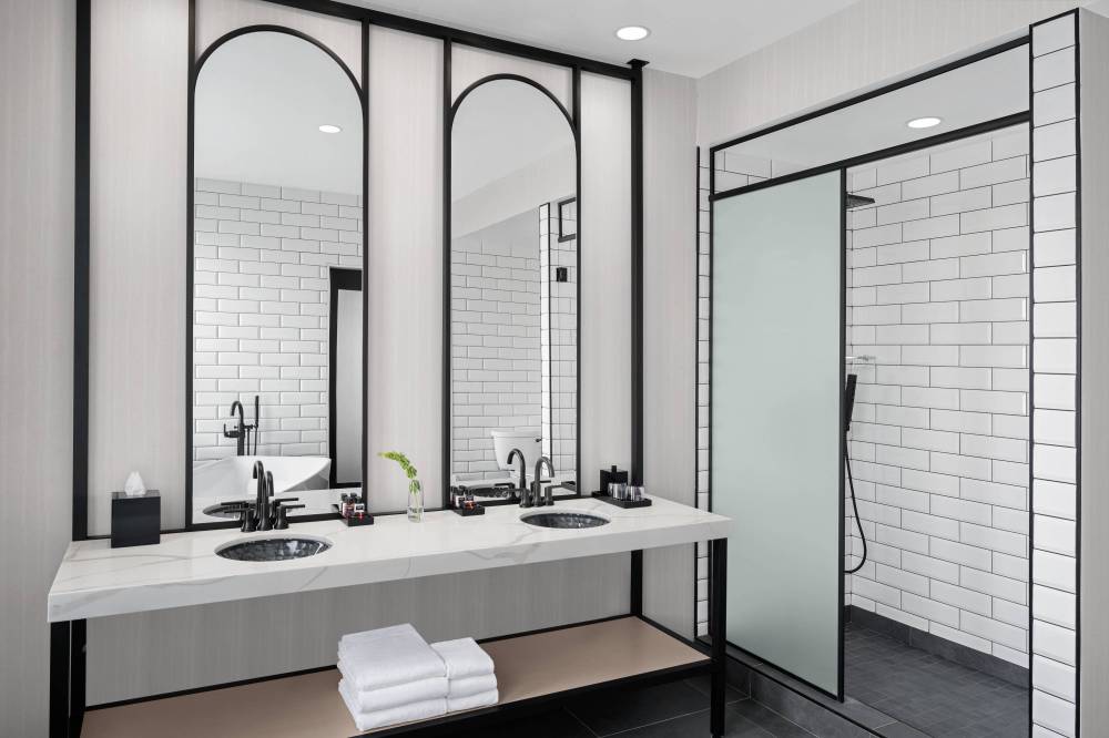 Glass Light Hotel And Gallery Autograph Collection 3