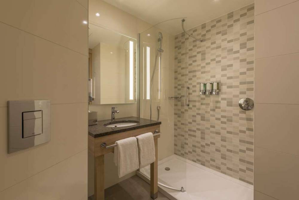 Hampton By Hilton Frankfurt Airport 6