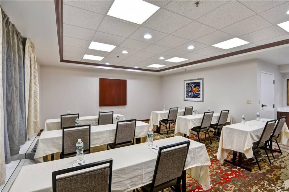 Hampton Inn Albany-wolf Road 2