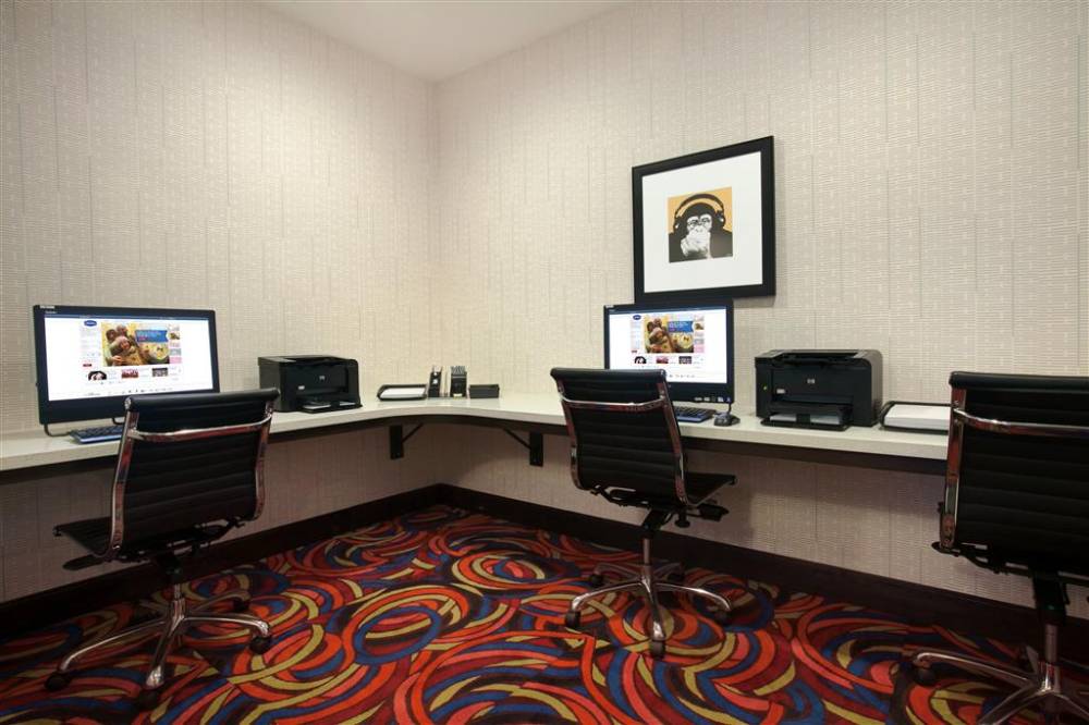 Hampton Inn & Suites Anaheim Garden Grove 2