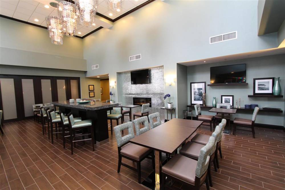 Hampton Inn & Suites By Hilton St. John's Airport 3