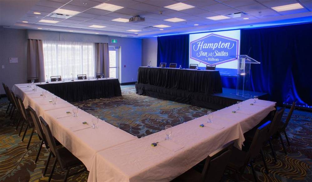 Hampton Inn & Suites By Hilton St. John's Airport 2