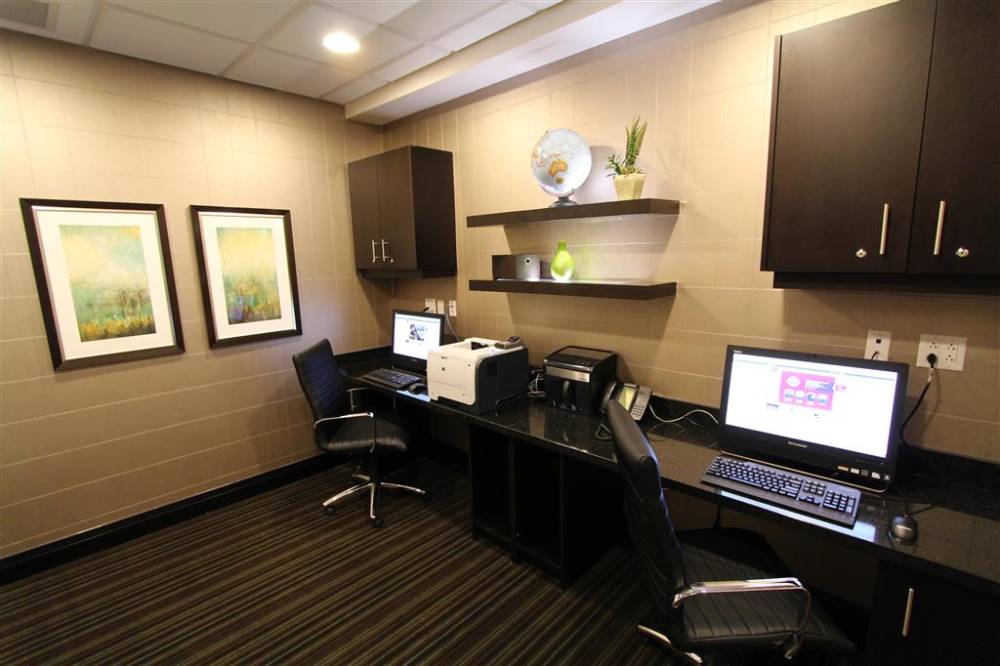 Hampton Inn & Suites By Hilton St. John's Airport 4