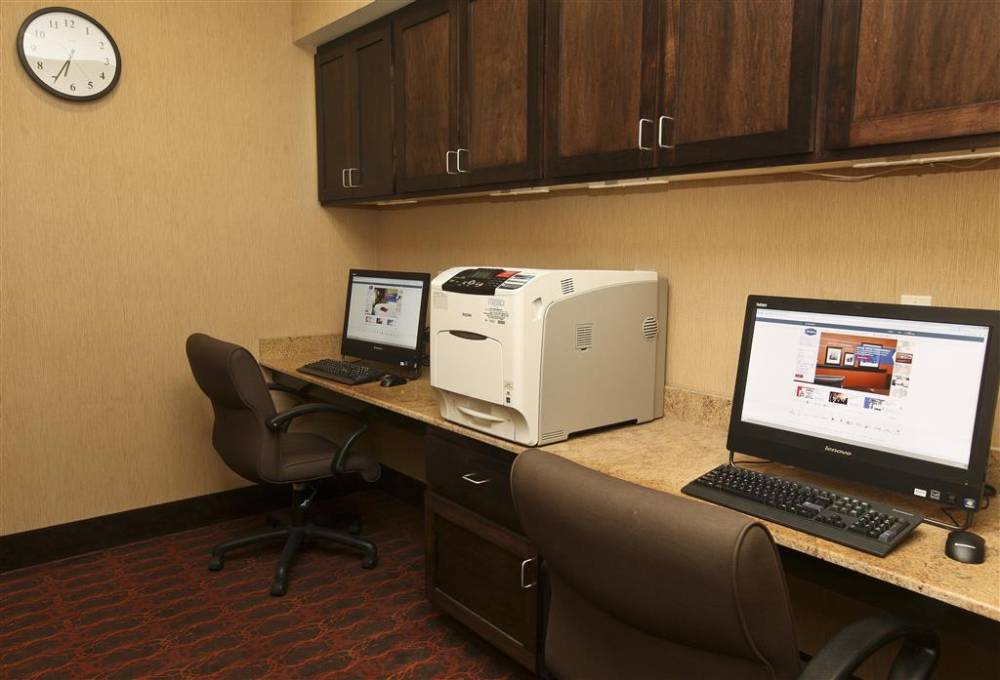 Hampton Inn & Suites Fargo Medical  3