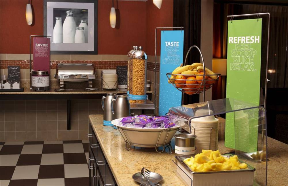 Hampton Inn & Suites Fargo Medical  4