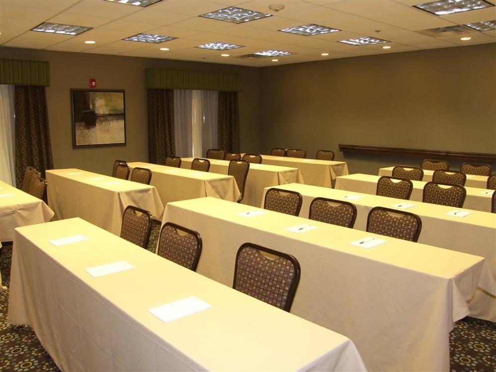 Hampton Inn & Suites Lincoln - Northeast I-80 2