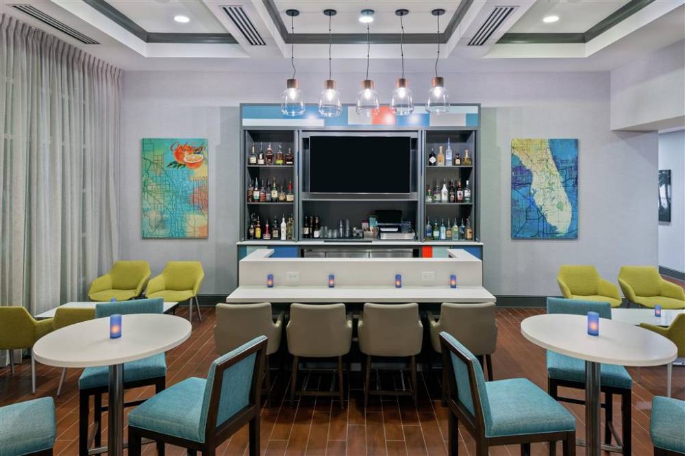 Hampton Inn & Suites Orlando Airport @ Gateway Village, Fl 4