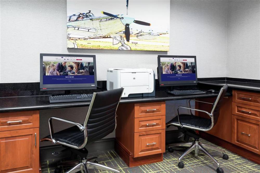 Hampton Inn & Suites Orlando Airport @ Gateway Village, Fl 5
