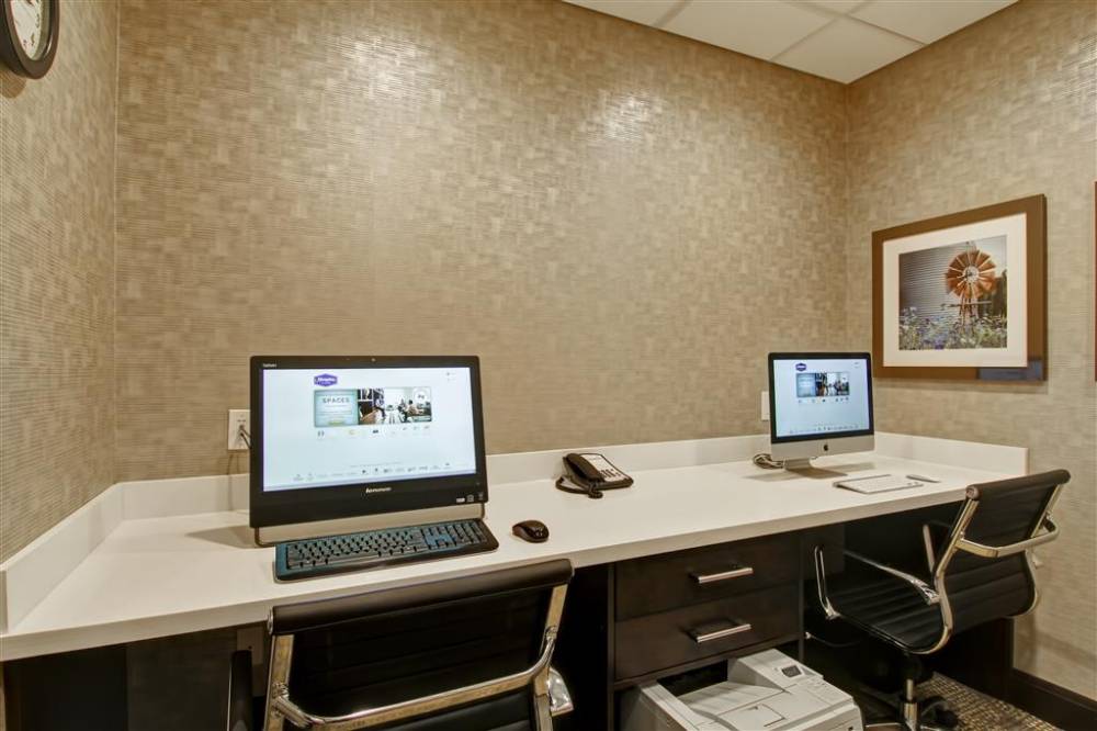 Hampton Inn And Suites By Hilton Saskatoon Airport 3