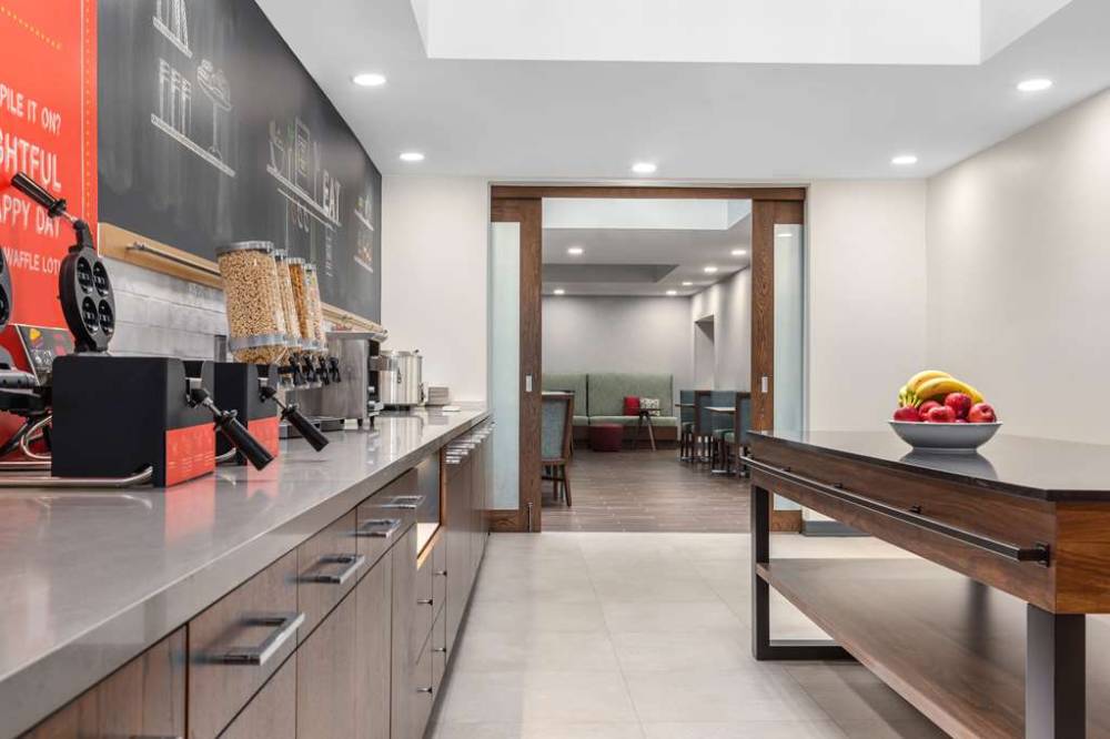 Hampton Inn And Suites By Hilton Toronto Downtown 6