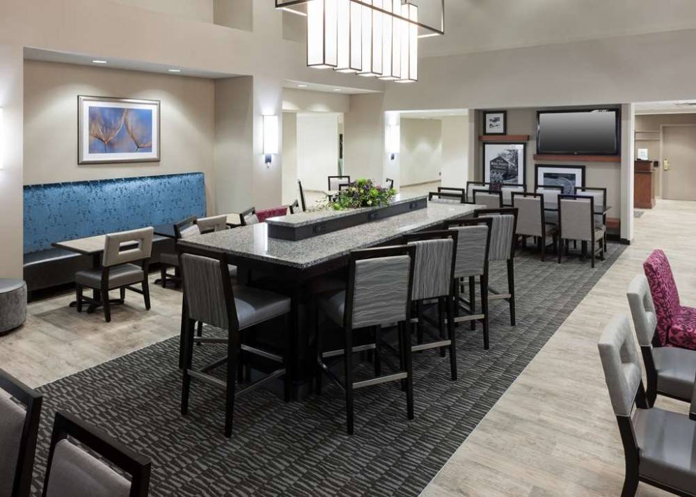 Hampton Inn And Suites Davenport 6