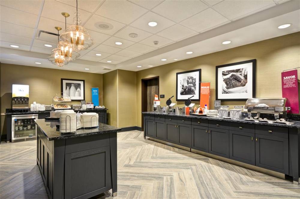 Hampton Inn And Suites Detroit/warren 6