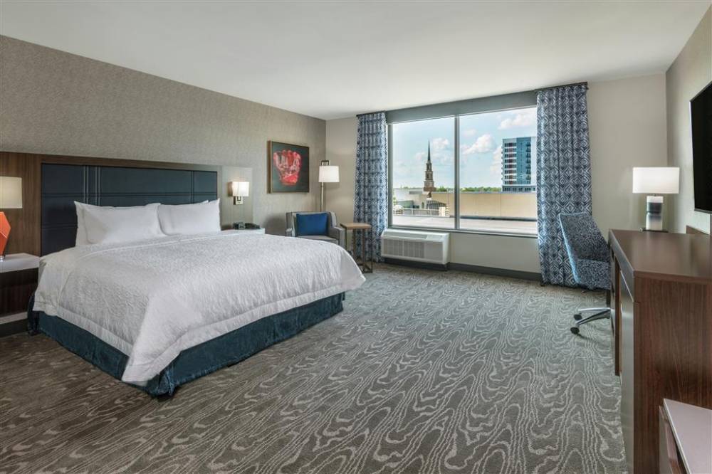 Hampton Inn And Suites Fort Wayne Downtown 10
