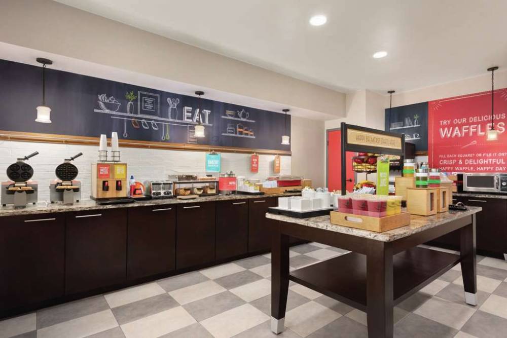 Hampton Inn And Suites Ft. Wayne-north 6
