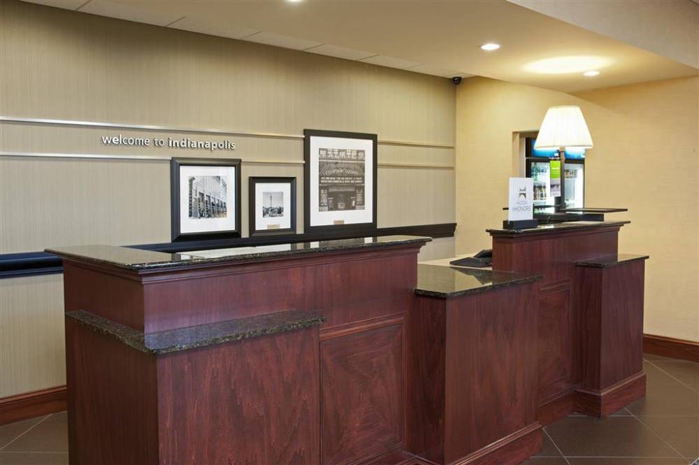 Hampton Inn And Suites Indianapolis-airport 3