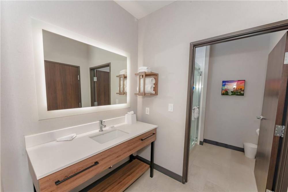 Hampton Inn And Suites Irving Hwy 183 10