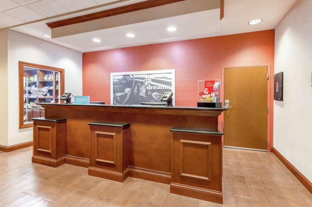 Hampton Inn Auburn  In 3