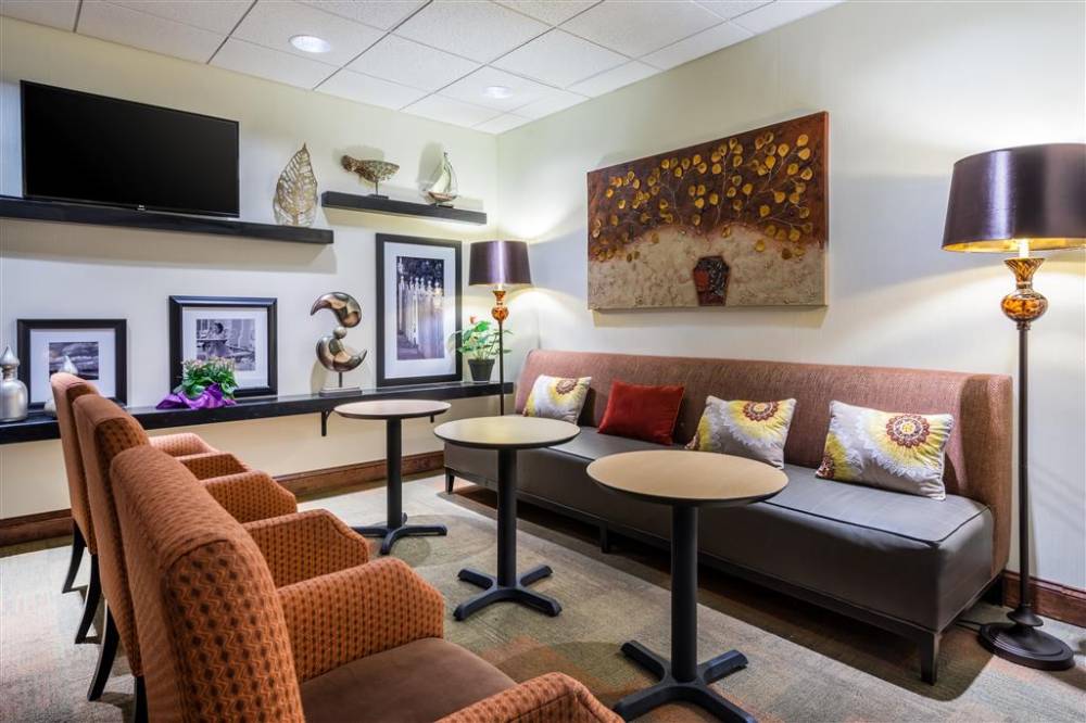 Hampton Inn Clifton Park 3