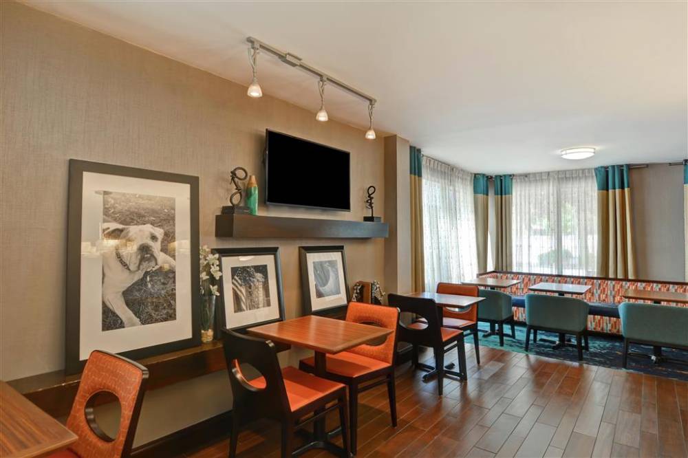 Hampton Inn Columbia-i-26 Airport 2