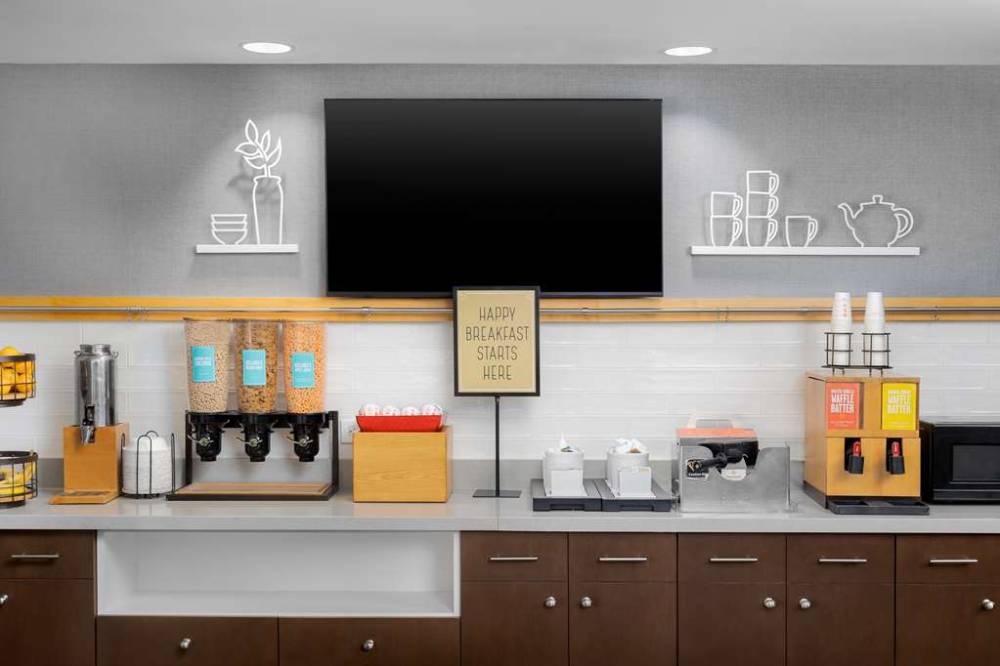 Hampton Inn Louisville-airport 5