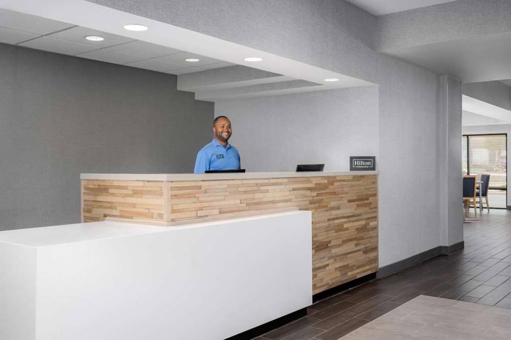 Hampton Inn Louisville-airport 2
