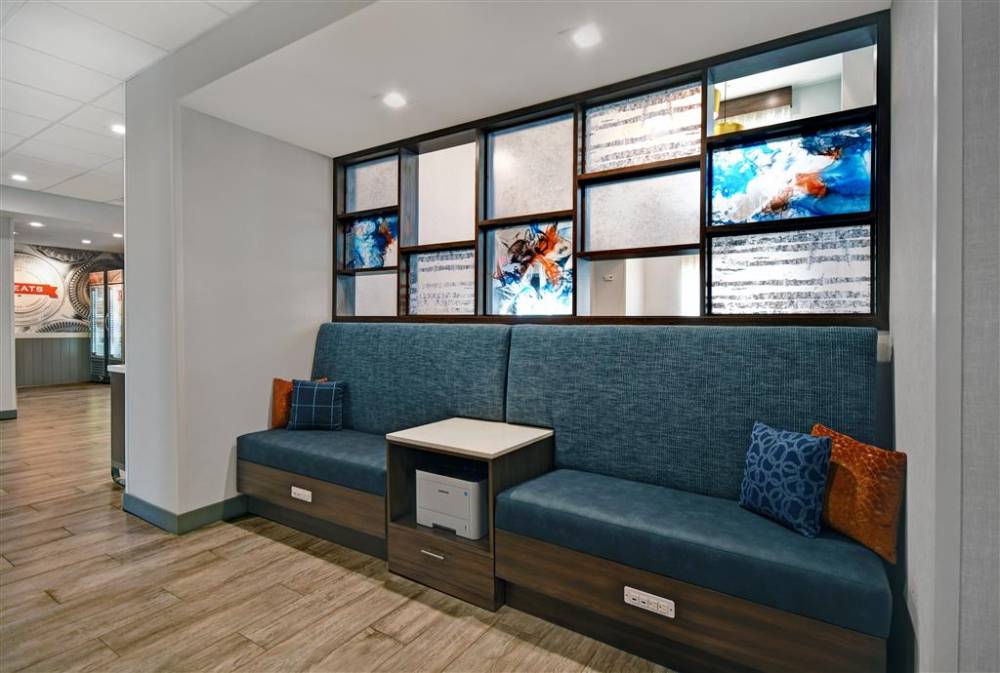 Hampton Inn Midland South 7