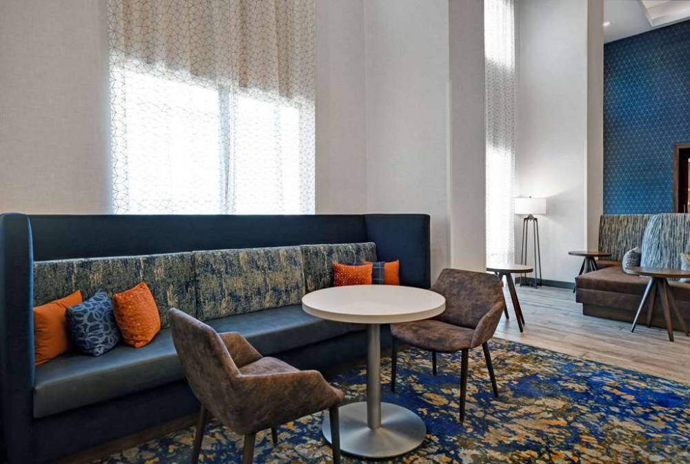 Hampton Inn Midland South 8