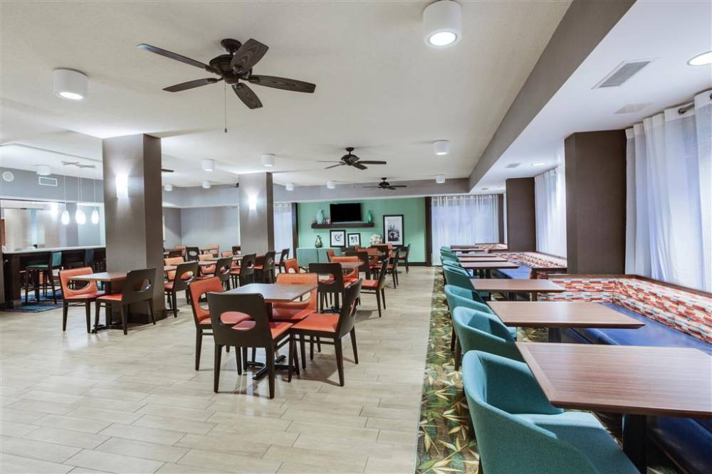 Hampton Inn Orlando International Drive 4