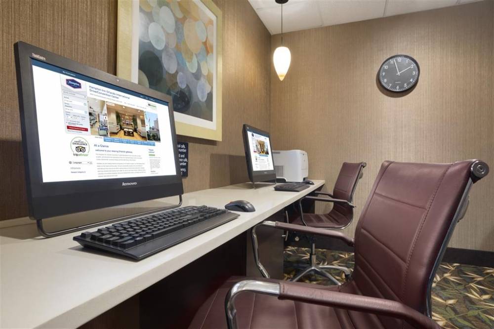 Hampton Inn Orlando International Drive 3