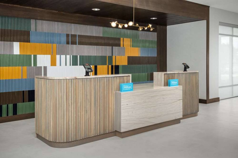 Hampton Inn Orlando Southeast Nona 4