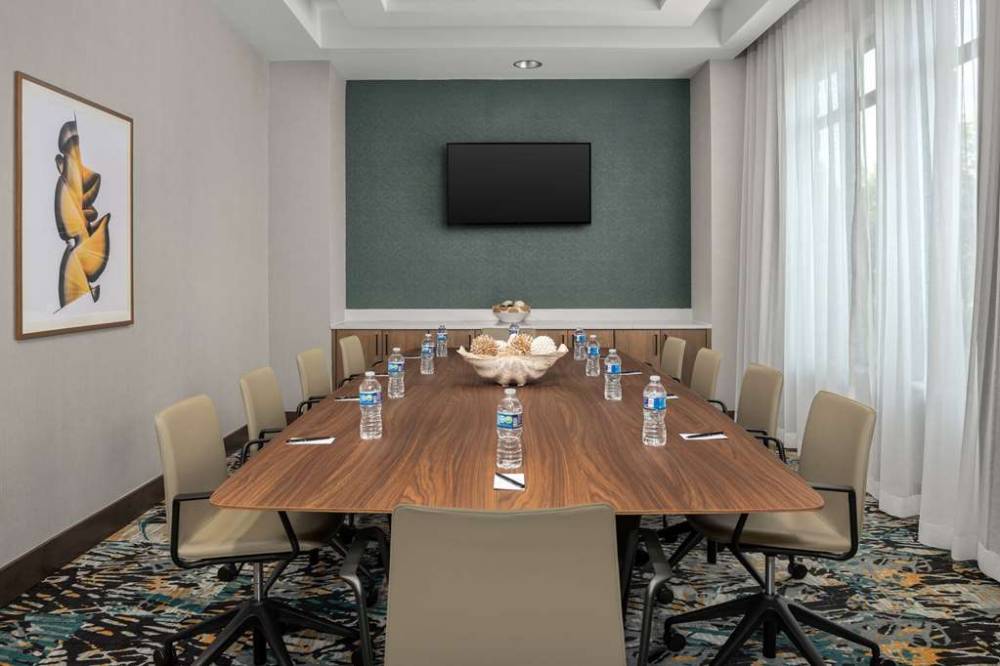 Hampton Inn Orlando Southeast Nona 2