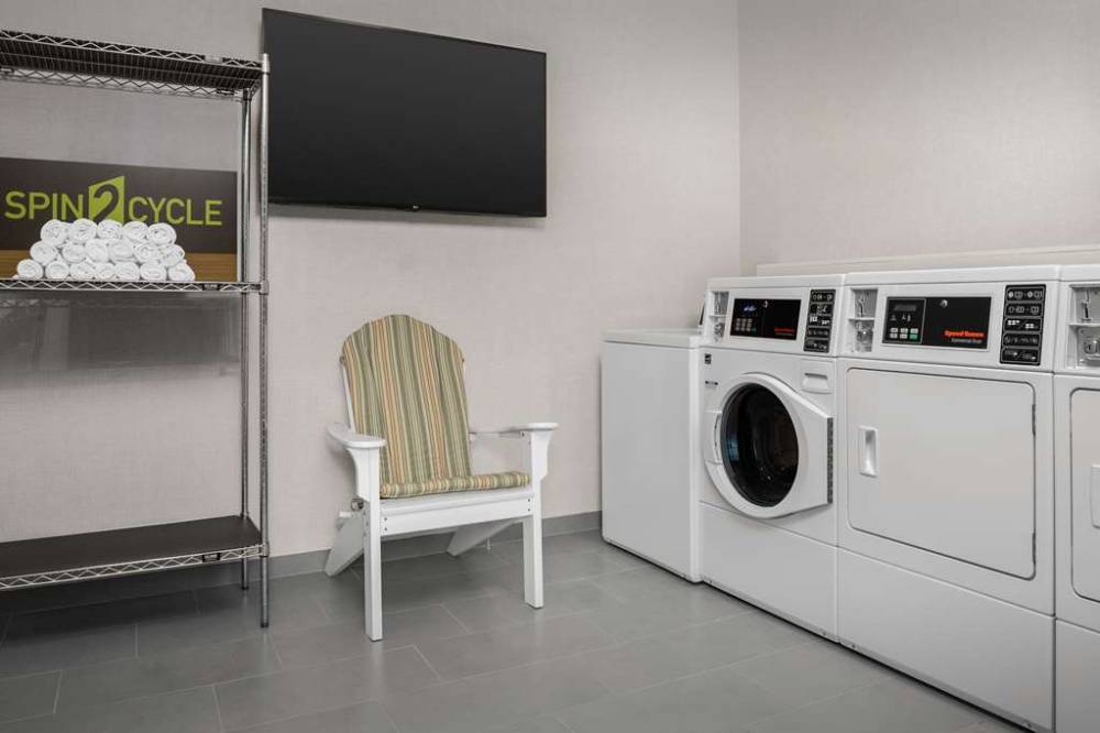 Hampton Inn Orlando Southeast Nona 5