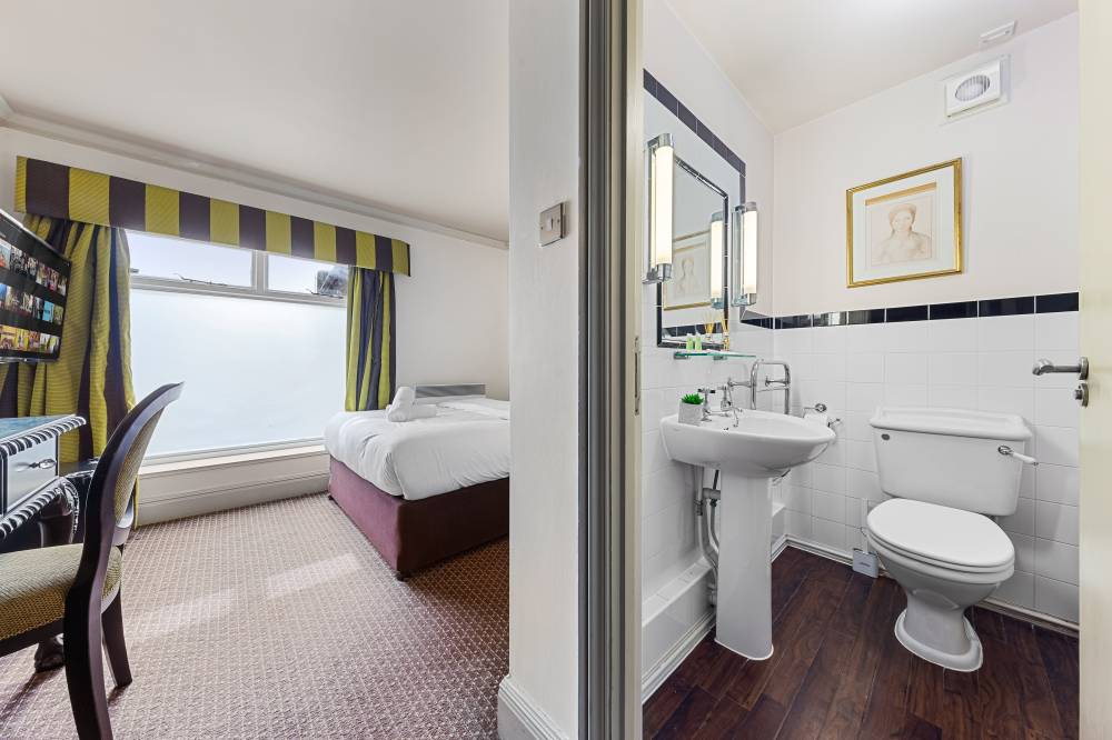Harte And Garter Hotel 4