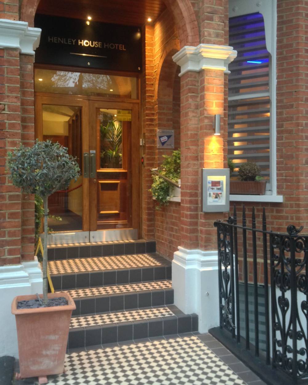 Henley House Hotel 2