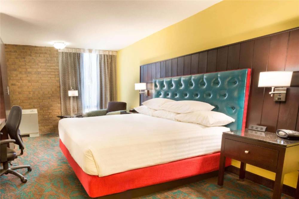 Heritage Inn & Suites San Antonio Airport, Trademark Wyndham 6