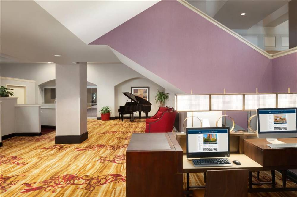 Hilton Fort Wayne At The Grand Wayne Convention Center 5